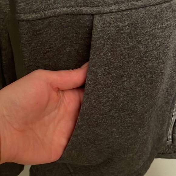 EUC Sketchers lightweight track jacket - Picture 3 of 7